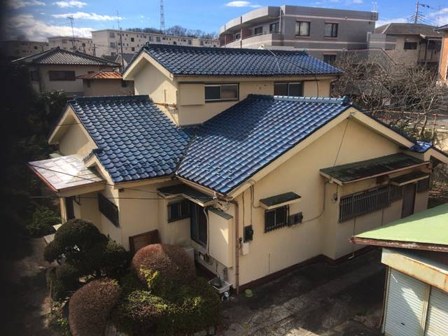 神奈川県横浜市緑区長津田町の木造2階建て住宅解体工事2棟前の様子です。